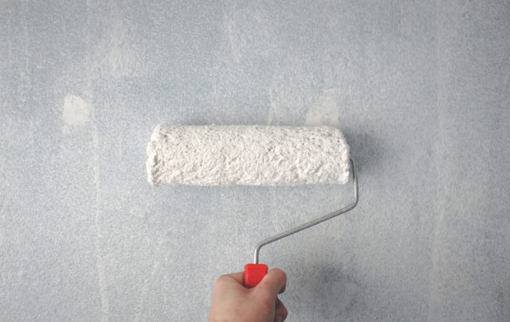 https://www.ferramenta-tagliamento.com/wp-content/uploads/2020/05/person-holding-paint-roller-on-wall-1669754-scaled-720x455.jpg